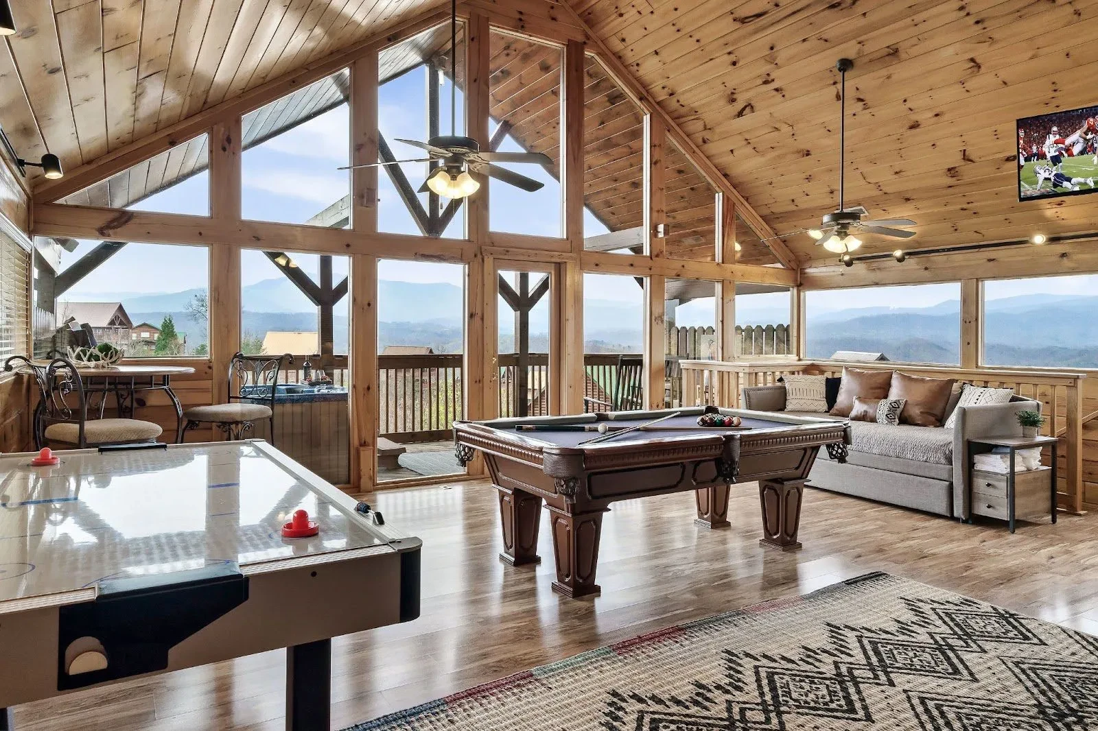 Luxury Smoky Mountain vacation rental with hot tub